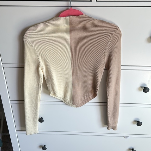 Two-Tone Ribbed Long Sleeve Top - Picture 3 of 3